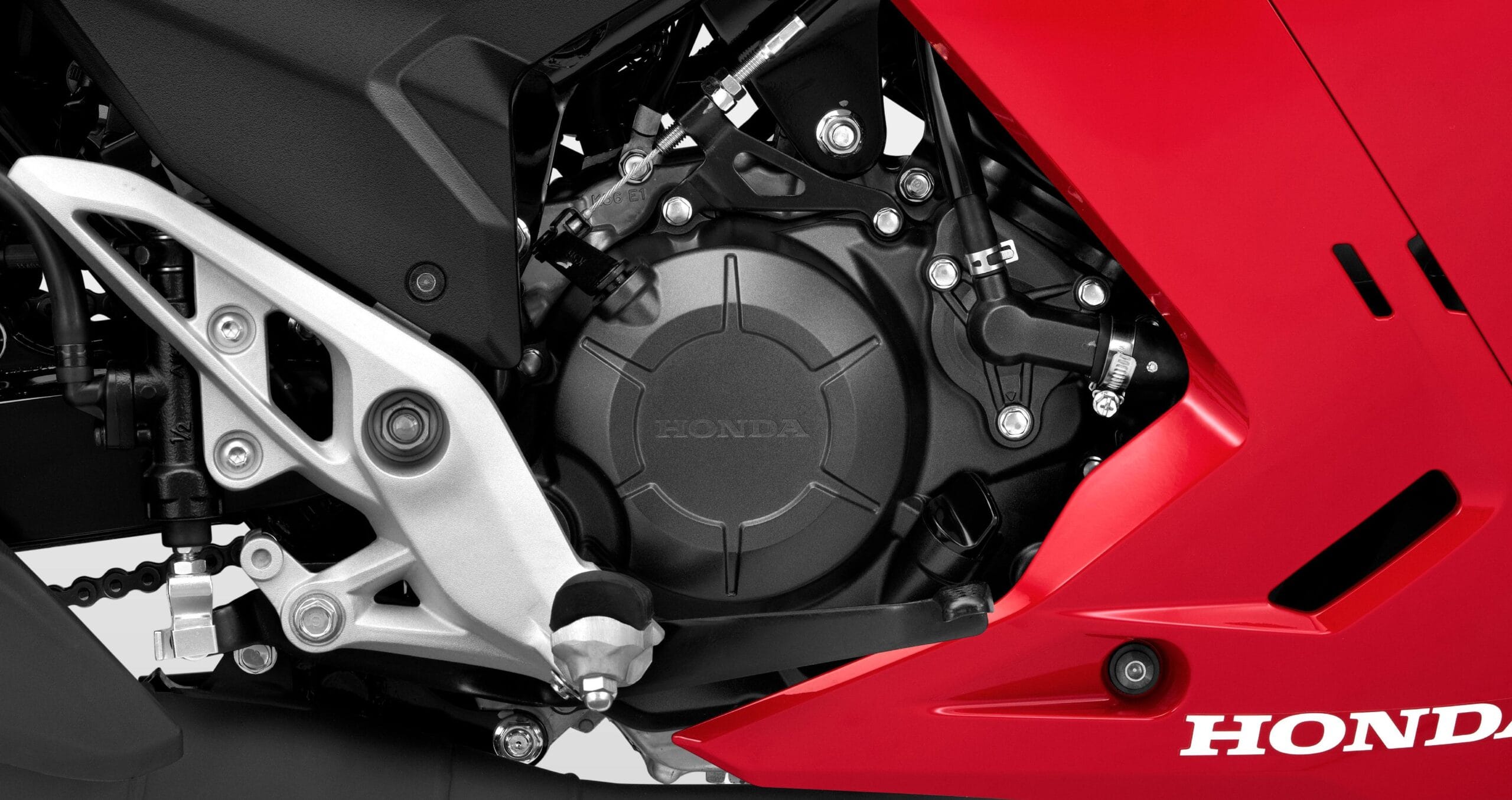 Honda Winner R được trang bị khối động cơ DOHC 149,2cc, 4 van, 6 cấp số