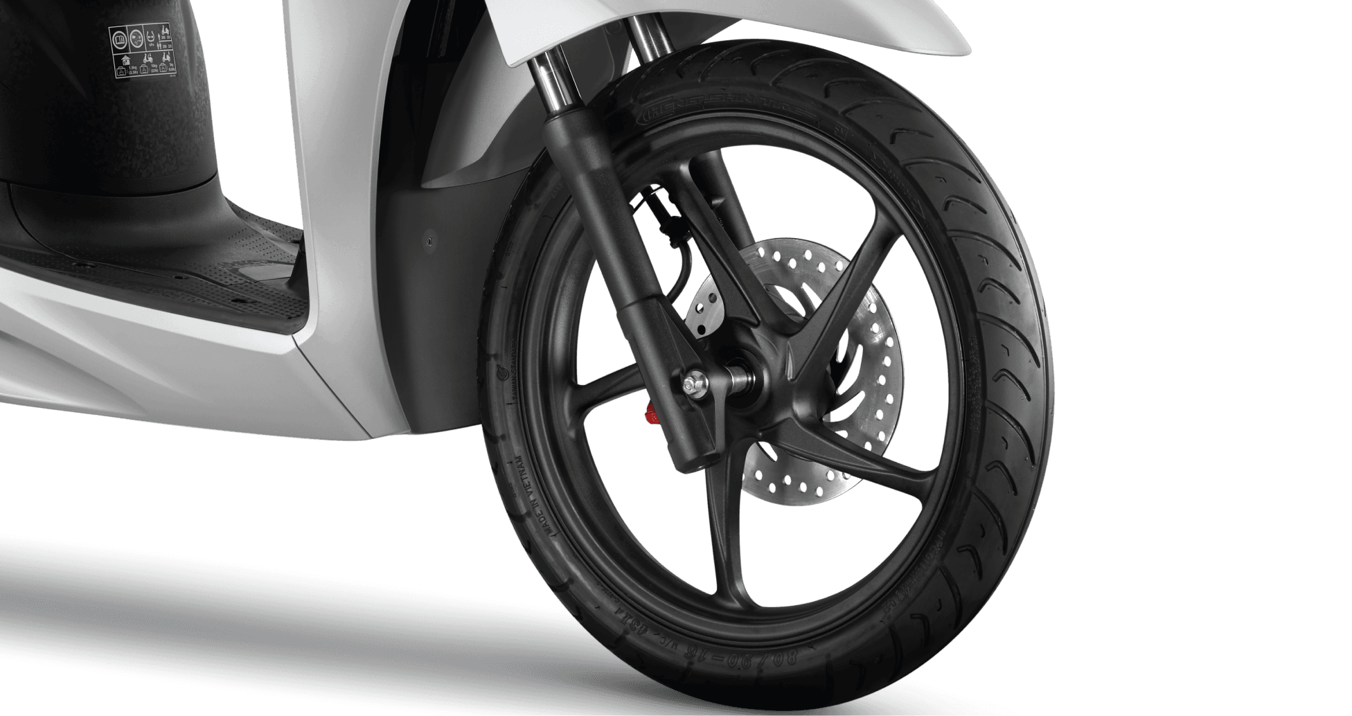 Bánh trước kích thước lớn 16 inch mang đến tư thế lái cao ráo