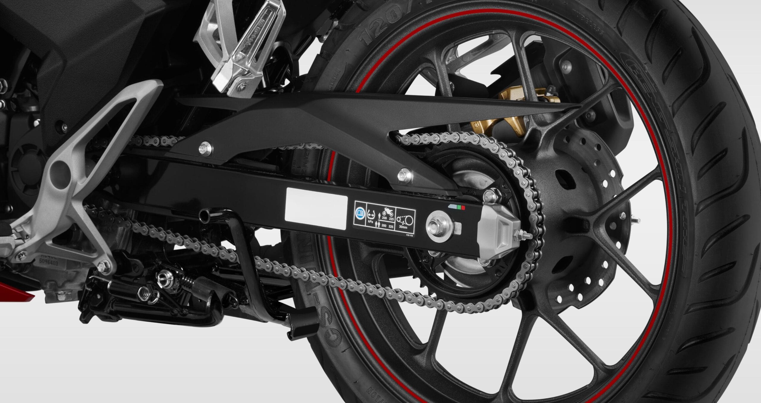 Winner R sử dụng xích O-Ring cao cấp