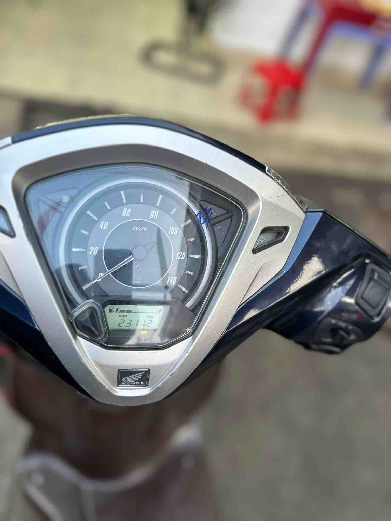 huong-dan-ve-sinh-kim-phun-va-buong-dot-giup-honda-lead-chay-muot