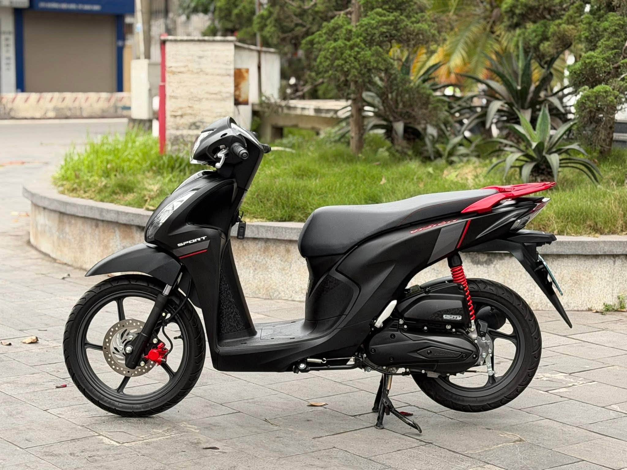 Giá bán Honda Vision và Yamaha Latte 2026