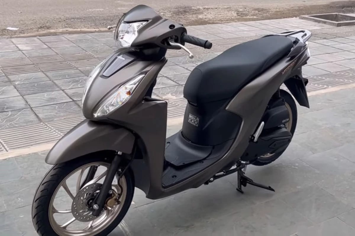 Giá bán Vision 2026 màu nâu xám bản đặc biệt