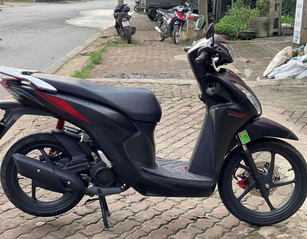 Vì sao Vision đen nhám luôn được ưa chuộng?