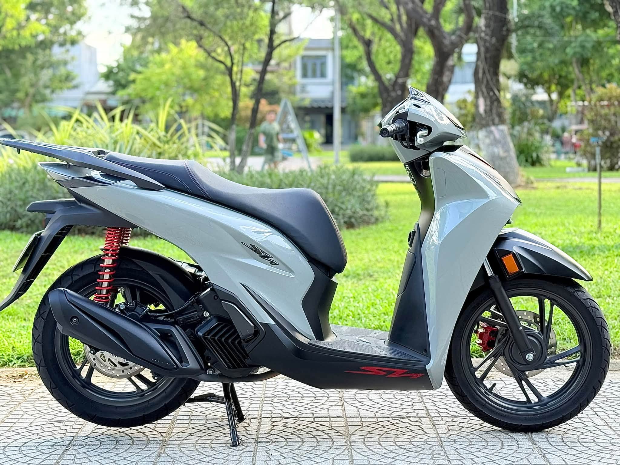 Bình xăng SH 125 bao nhiêu lít?
