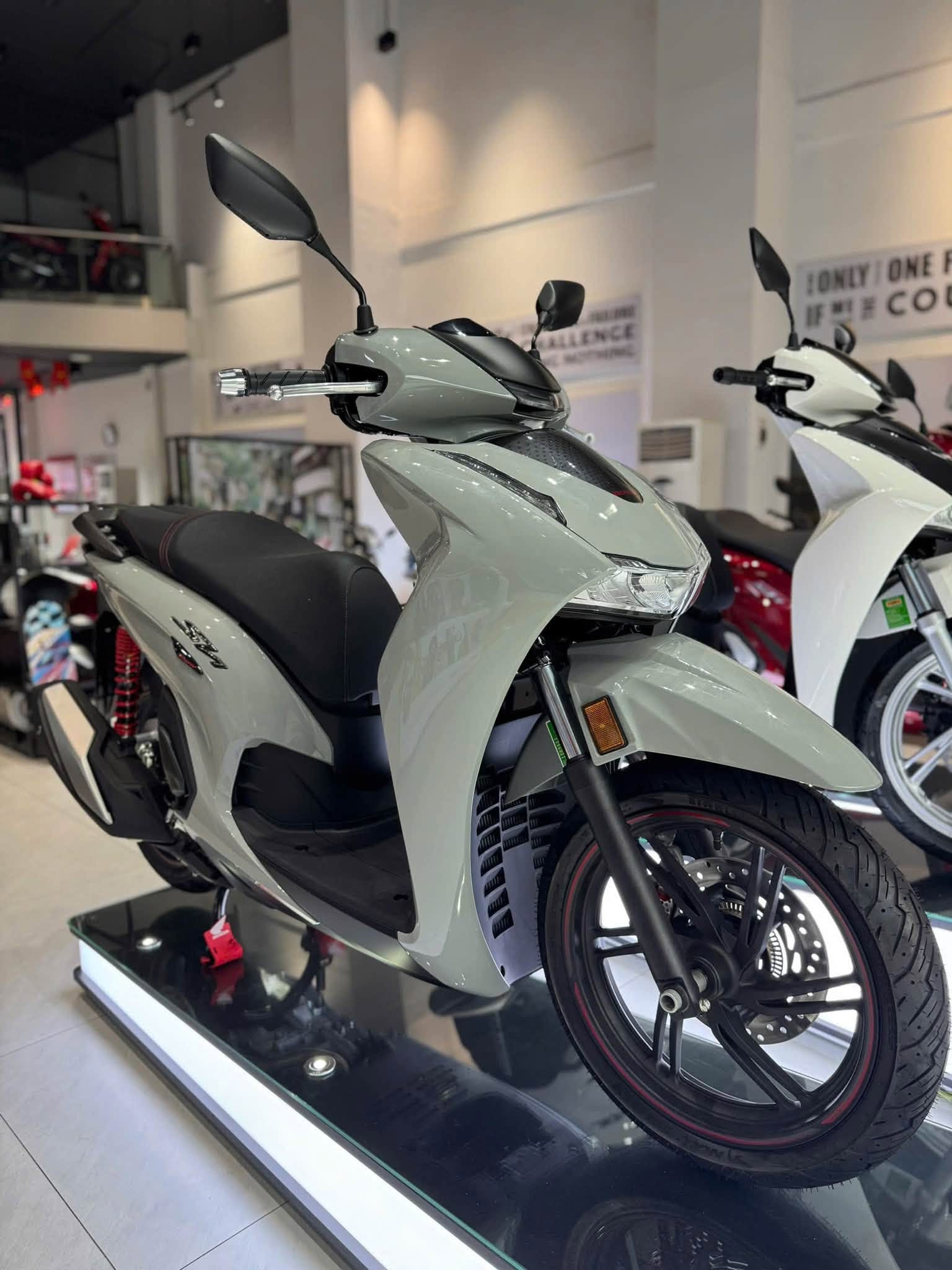 Giá xe Honda SH350i lăn bánh tại TP.HCM