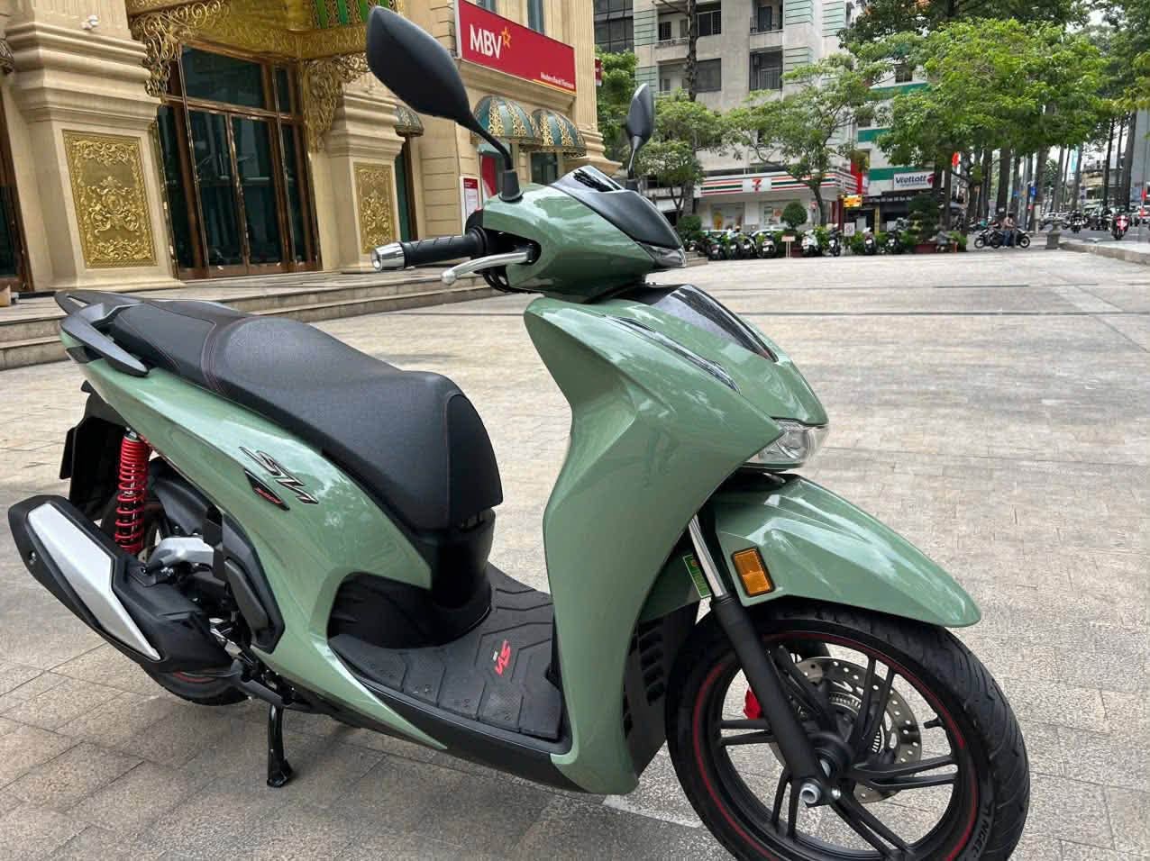 Honda SH350i có mấy màu năm 2026?