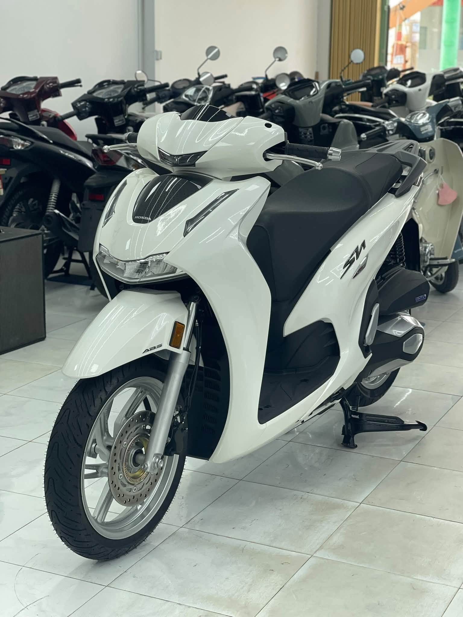 Mua SH350i trả góp cần bao nhiêu tiền?