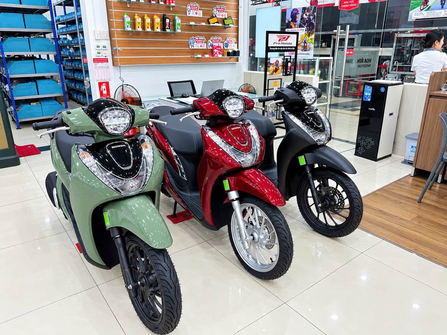 Động cơ, mức tiêu hao nhiên liệu và phanh ABS