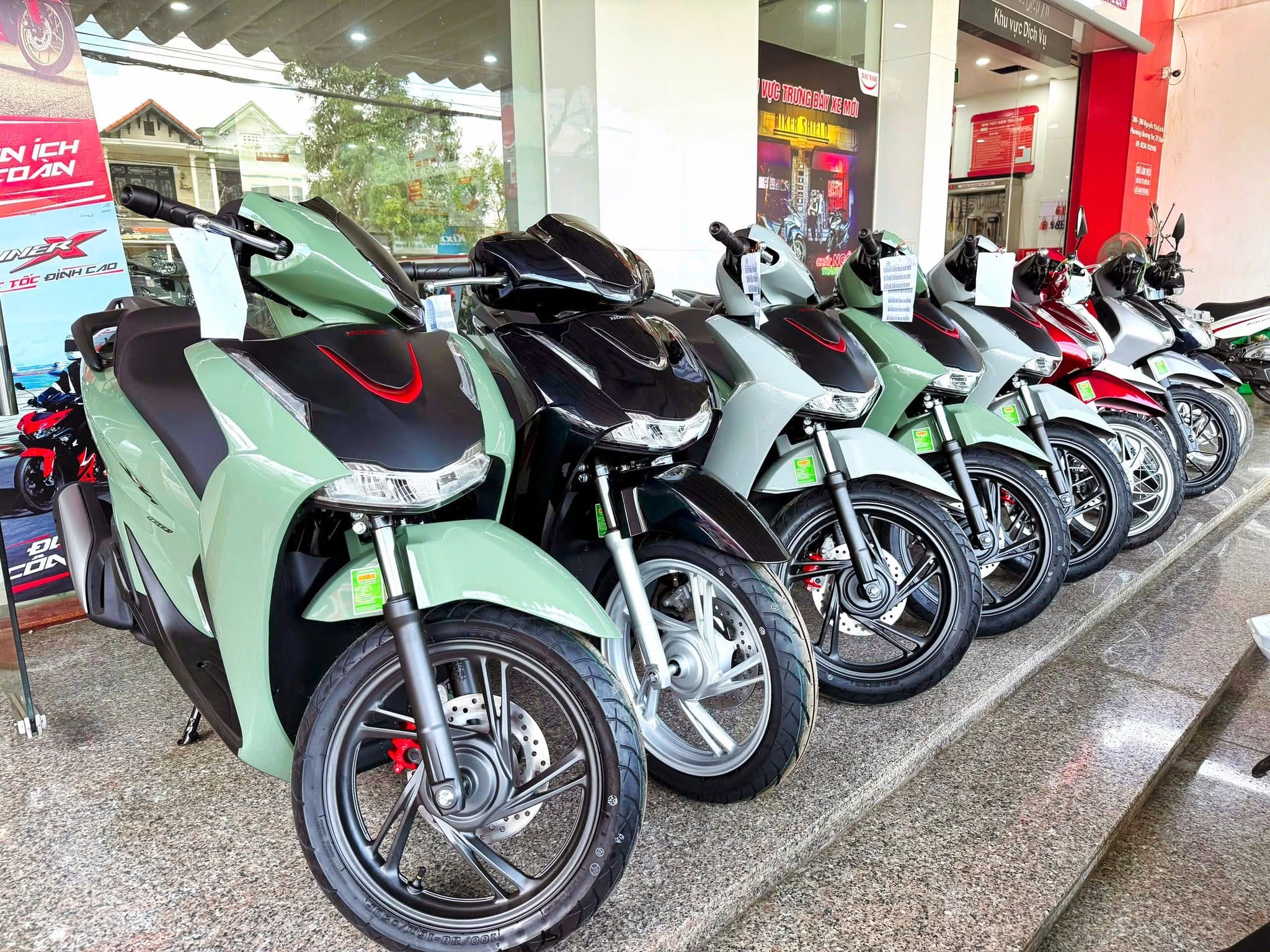 Giá SH160 CBS và ABS có chênh nhiều không?